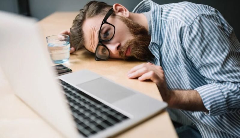 Burnout Afecta a Profesionales de Redes Sociales