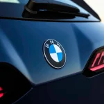 BMW revela su nuevo logo minimalista con el lanzamiento del iX3 eléctrico